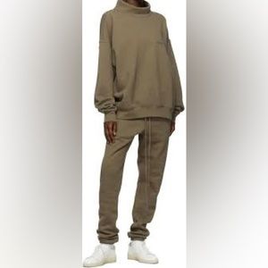 New w/Tags Fear of God Essentials Mock Neck Sweatshirt & Sweatpants Harvest